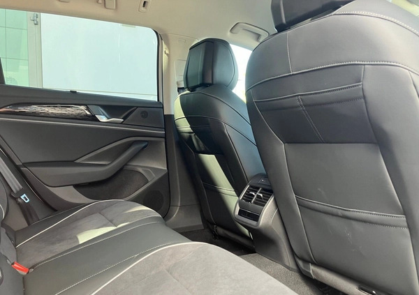 Volkswagen Passat cena 215373 przebieg: 5, rok produkcji 2024 z Koszalin małe 379